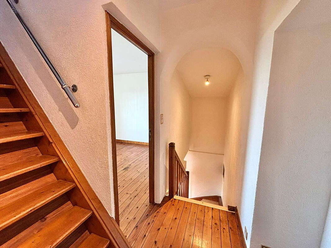 Maison à OUCHES