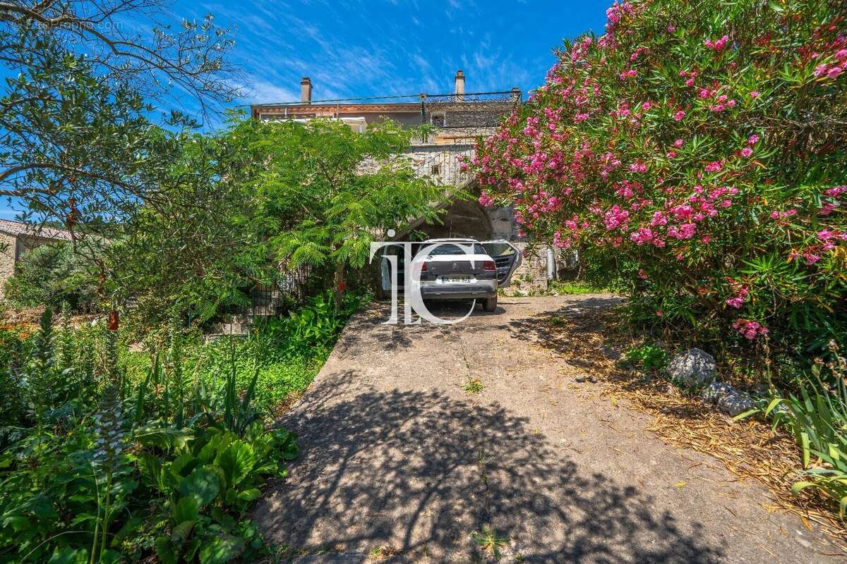 Maison à SAINT-PAUL-LE-JEUNE