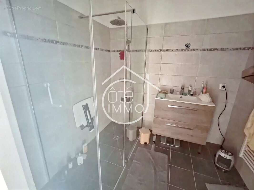 Maison à COURS-DE-PILE