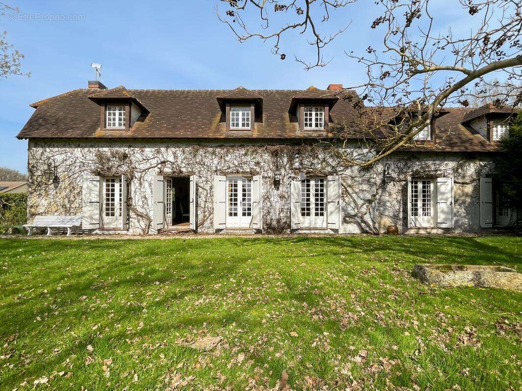 Maison à DAMVILLE