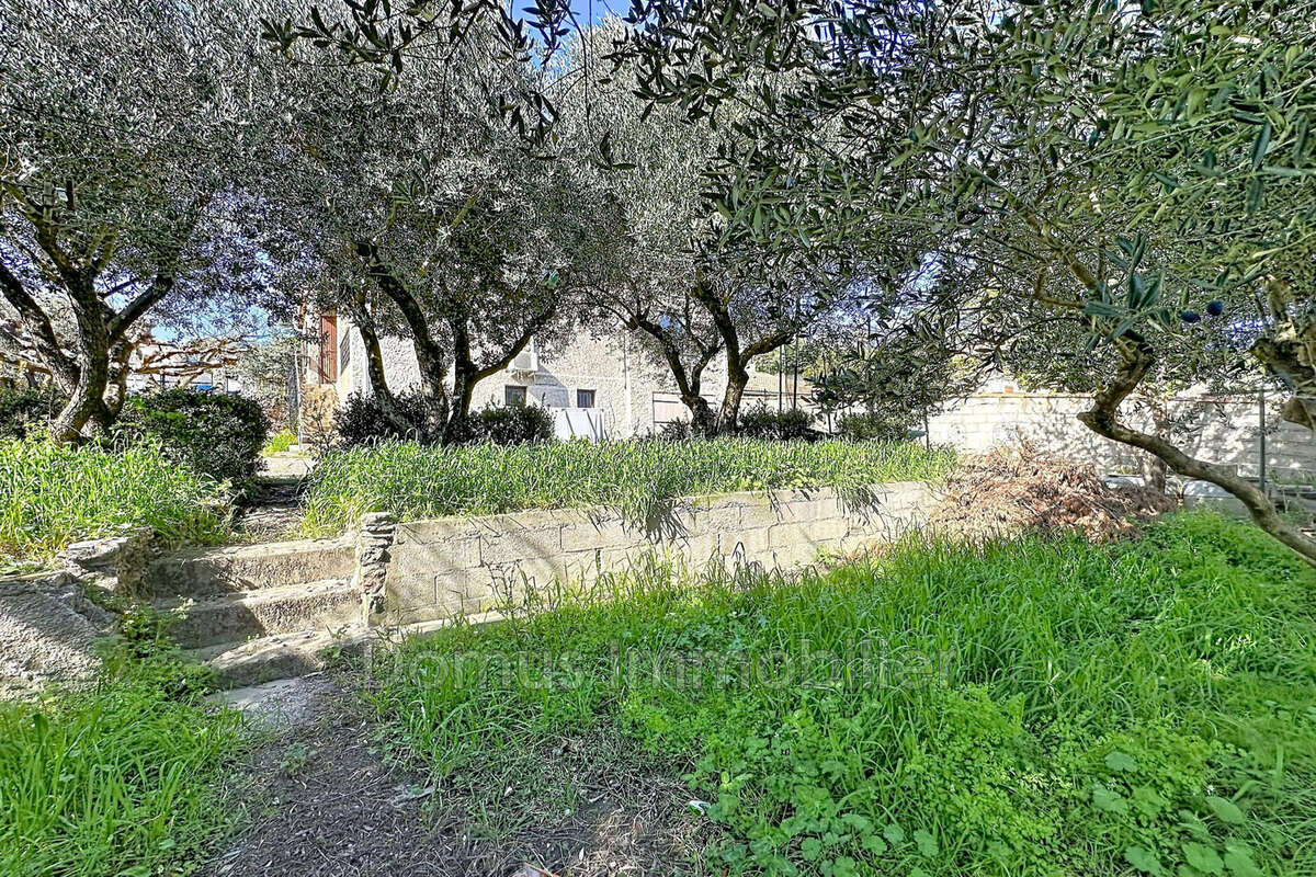 Maison à SAINT-SATURNIN-LES-AVIGNON