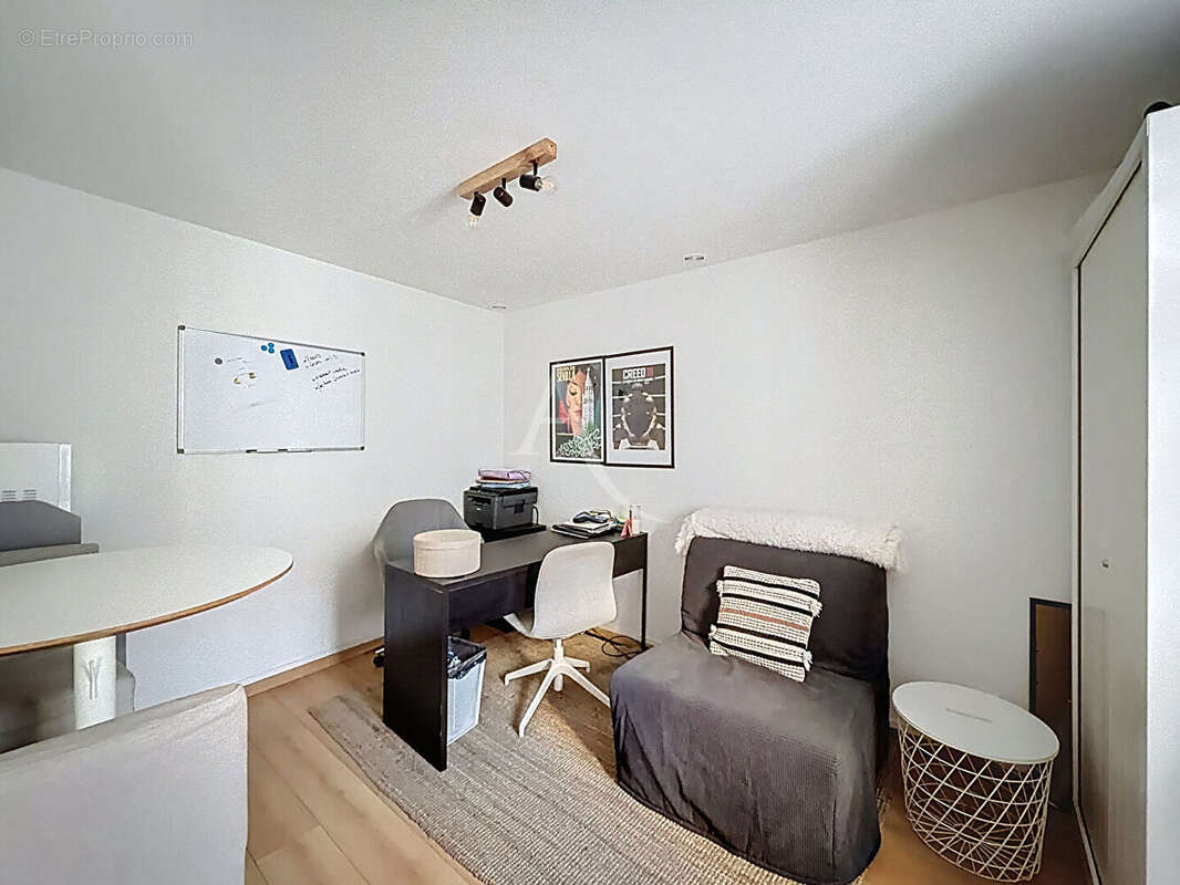 Commerce à NANTEUIL-LES-MEAUX