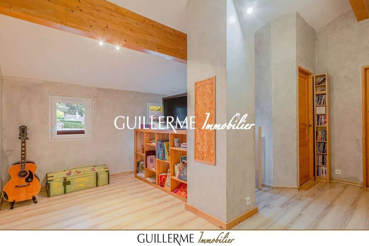 Maison à JASSANS-RIOTTIER