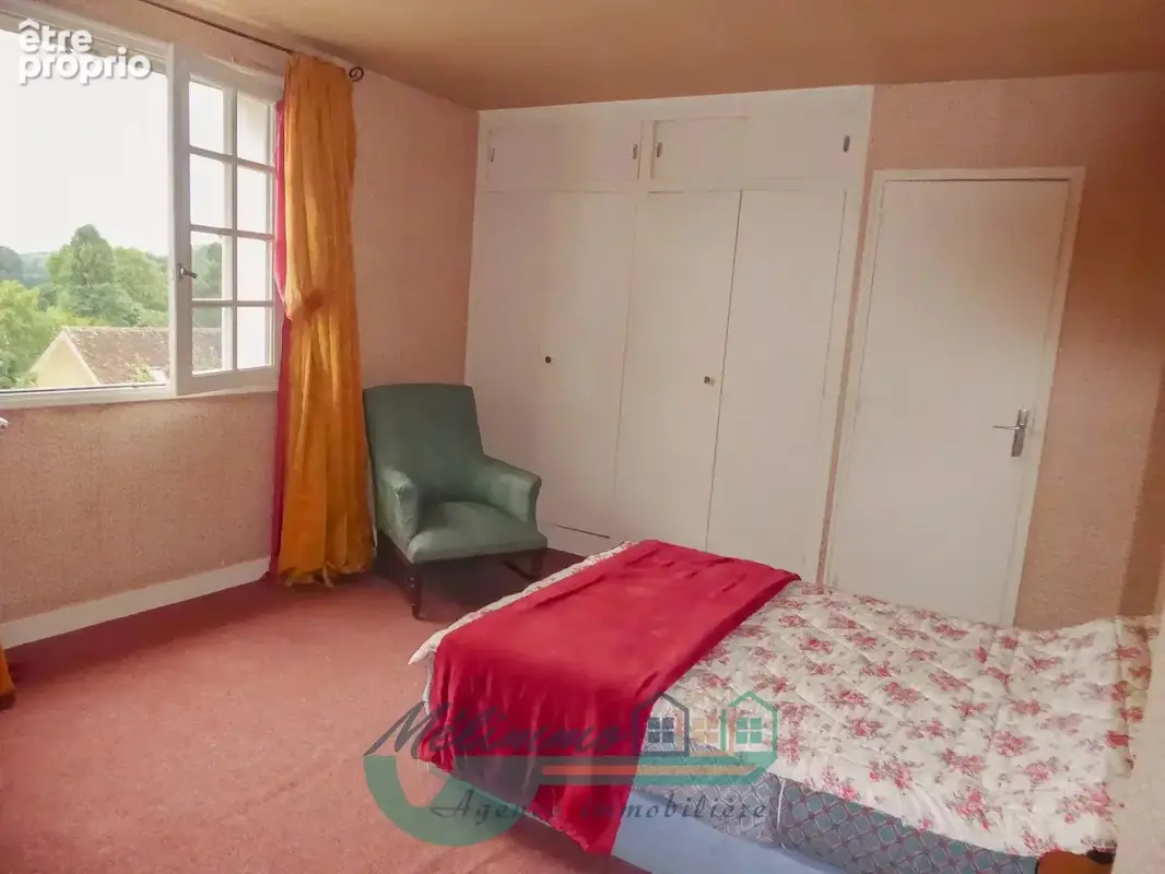 Maison 138 m² à Saint-Sauveur-En-Puisaye  - photo 6