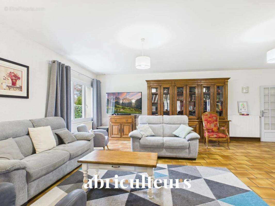 Maison avec parc arboré - 260 m² - en vente au MANS SUD (72230) - photo 6
