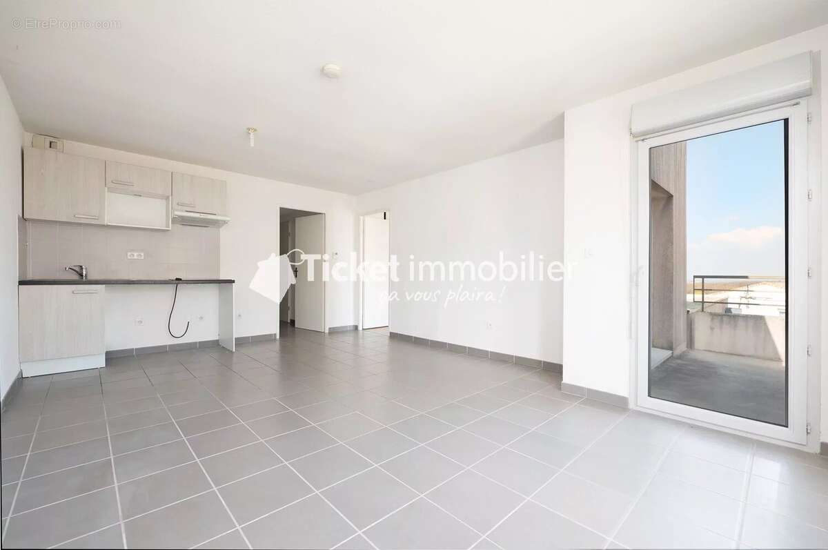 Appartement t3 61m2 cornebarrieu avec balcon, deux places de parking, concierge etc... - photo 2