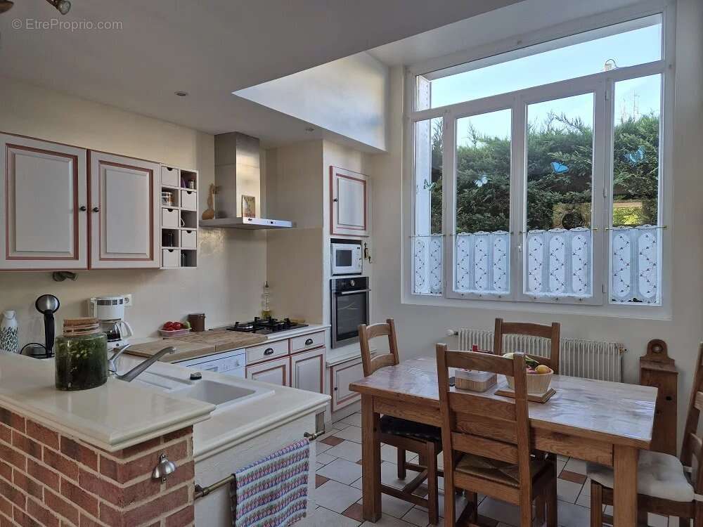 Maison à BEAUNE-LA-ROLANDE