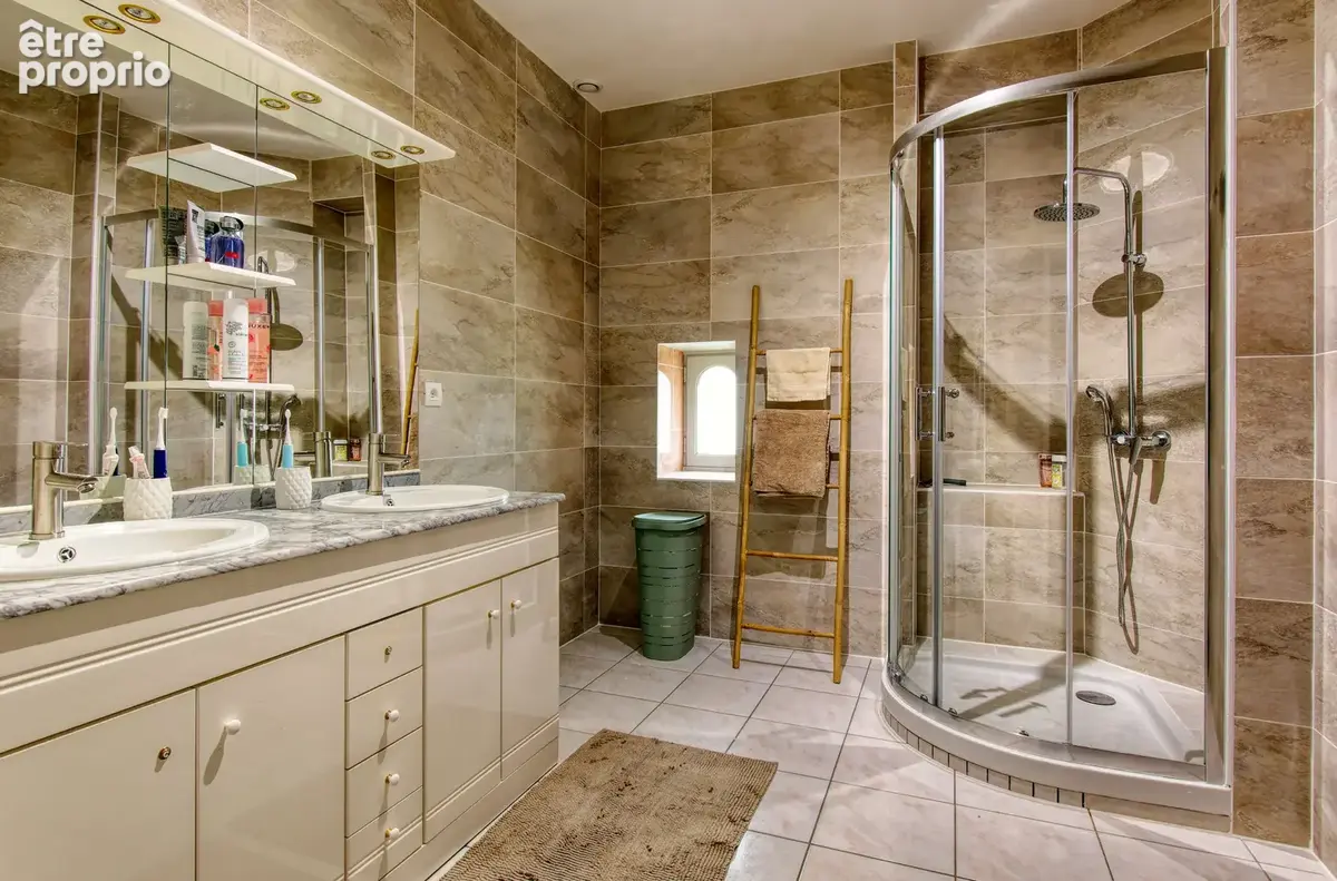 Bourg de Couffé, Maison ancienne rénovée, 205 m2, 5 chambres - photo 10