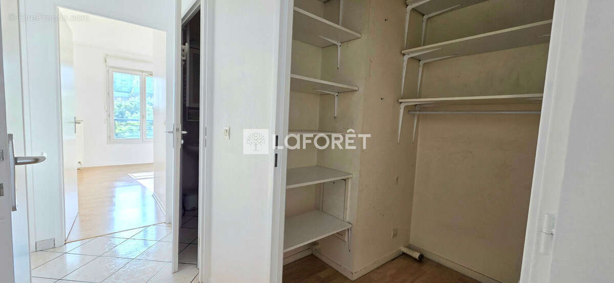 Appartement à VILLENEUVE-LA-GARENNE