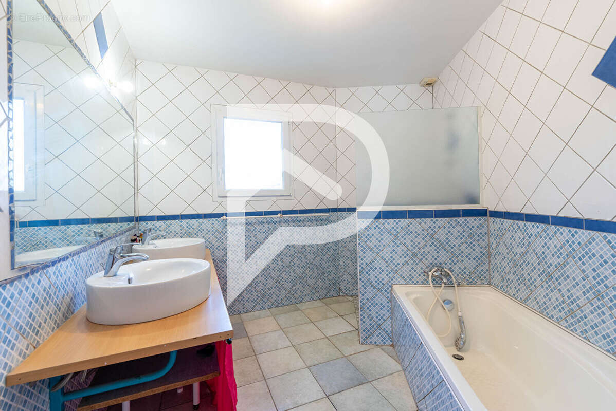 Maison à BRETAGNE-DE-MARSAN