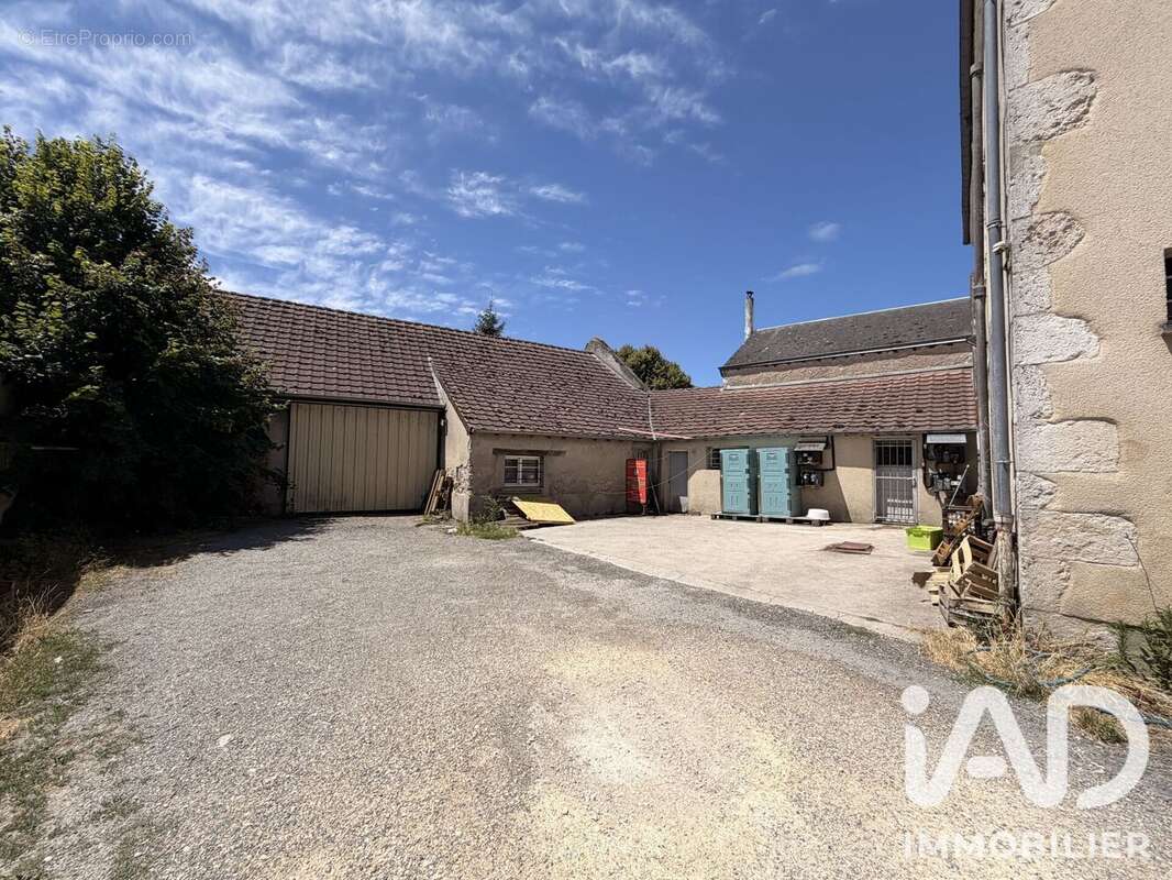 Appartement 270 m² à Vignoux-Sur-Barangeon  - photo 8
