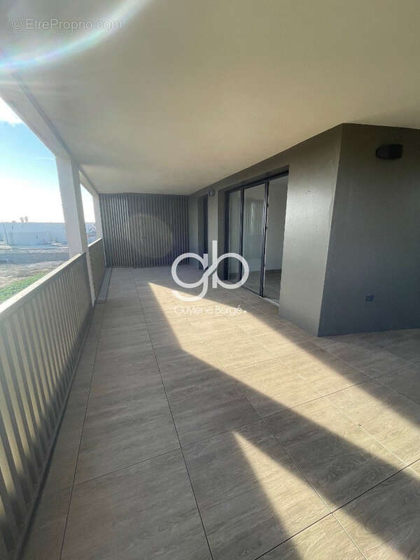 Appartement à MAUGUIO