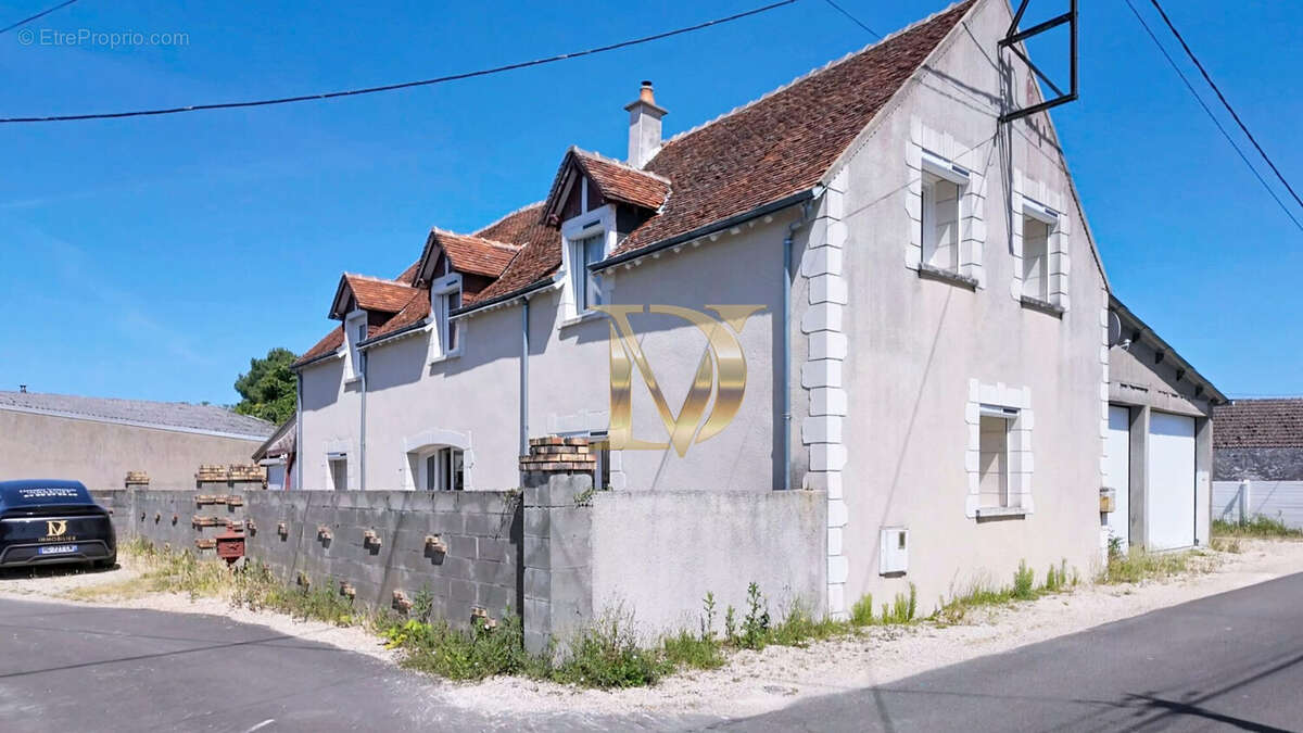 Maison 181 m² à Saint-Julien-De-Chedon  - photo 2