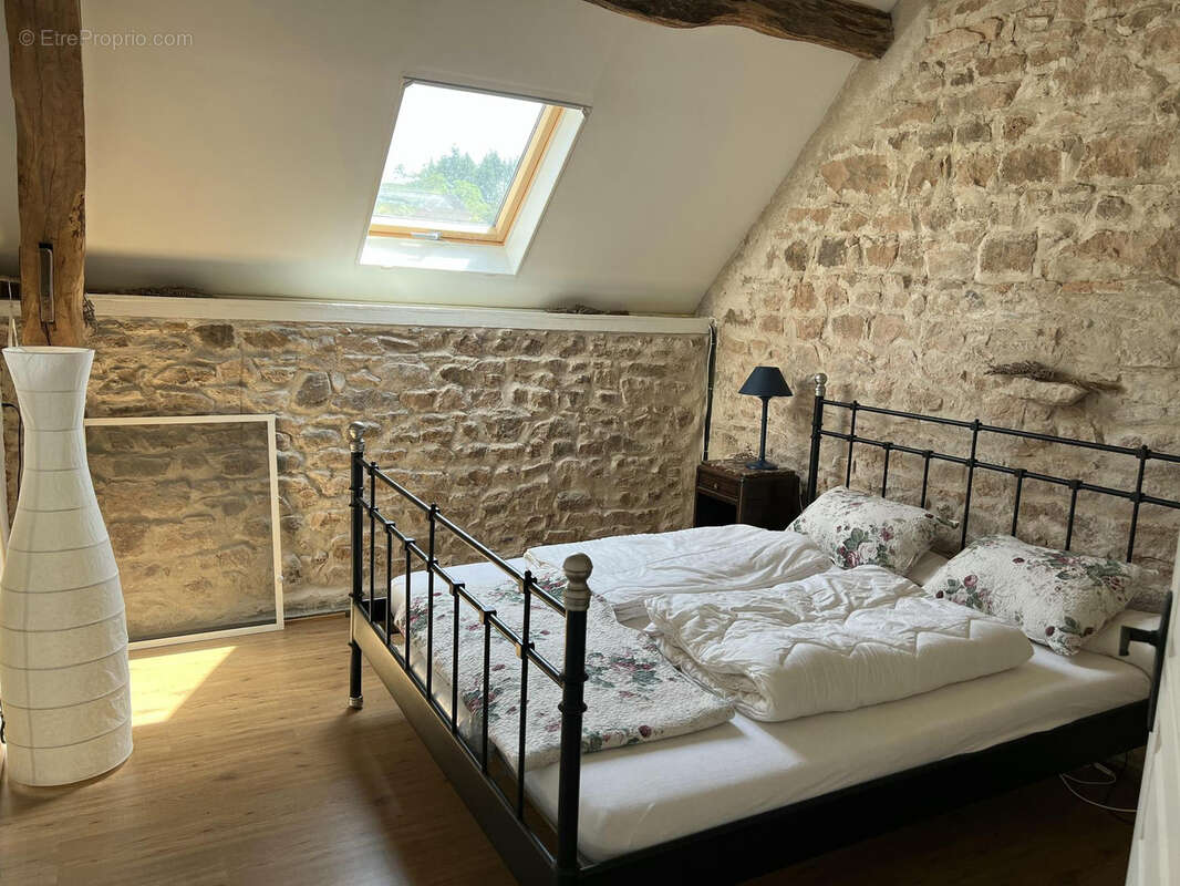 Maison à CHAROLLES