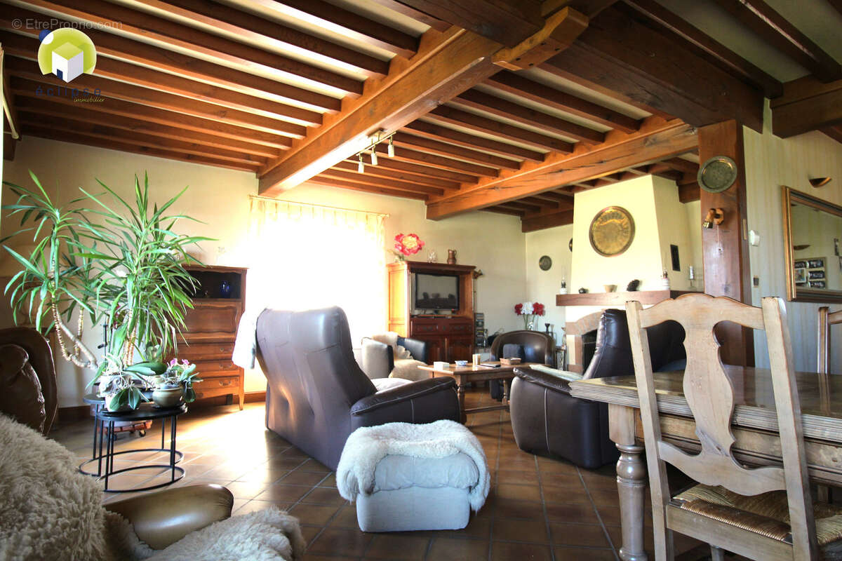 Maison à CONFRANCON