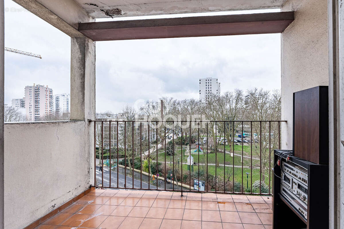 Appartement à VILLENEUVE-LA-GARENNE