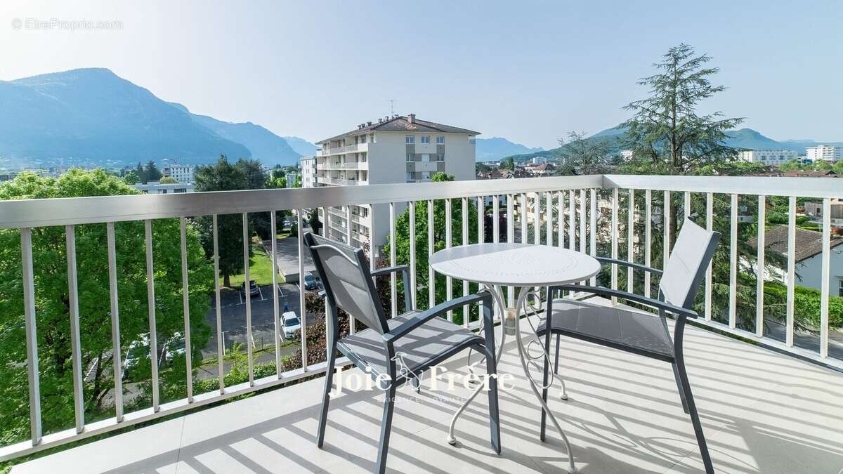 Appartement à ANNECY-LE-VIEUX