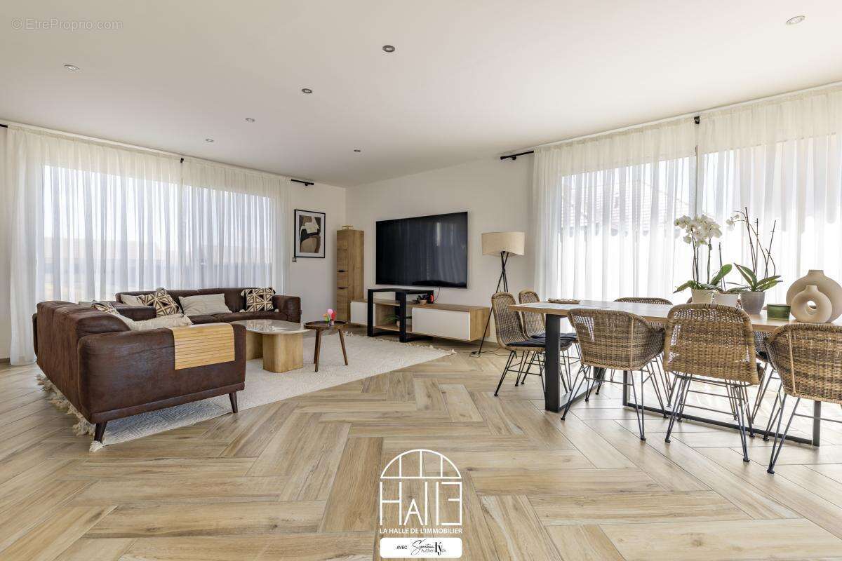 Maison 221 m² à Chateauroux  - photo 3