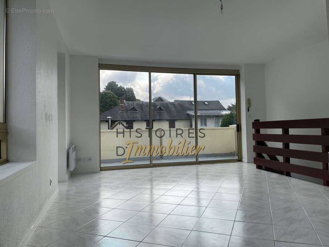 Appartement à MONT-SAINT-AIGNAN