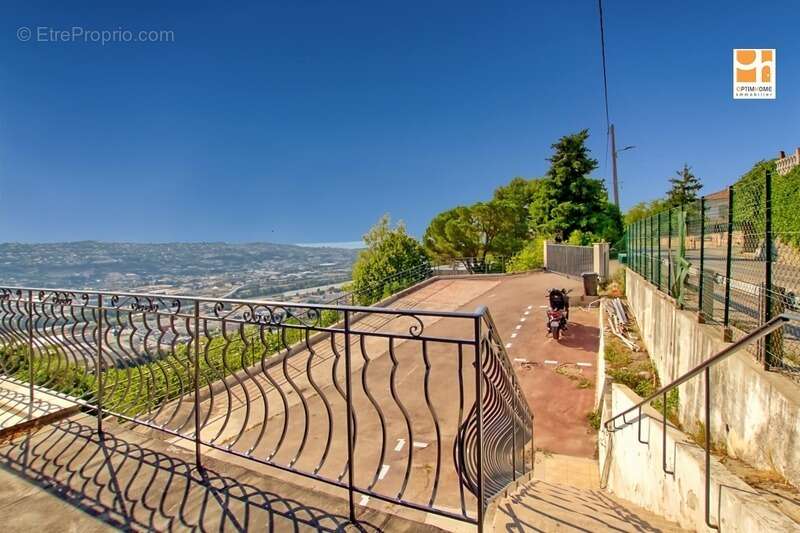 Appartement à vendre 3/4 pièces SAINT LAURENT DU VAR (06) - photo 2