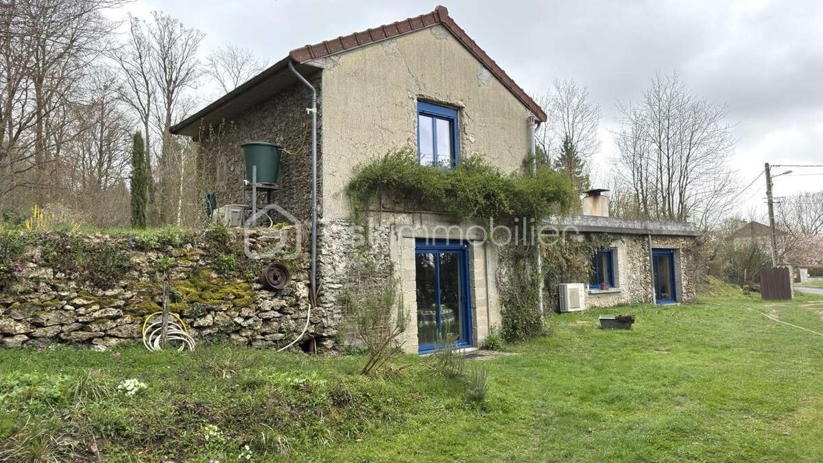 À Vendre : Propriété Bucolique avec Fort Potentiel Locatif et de Loisirs - photo 3