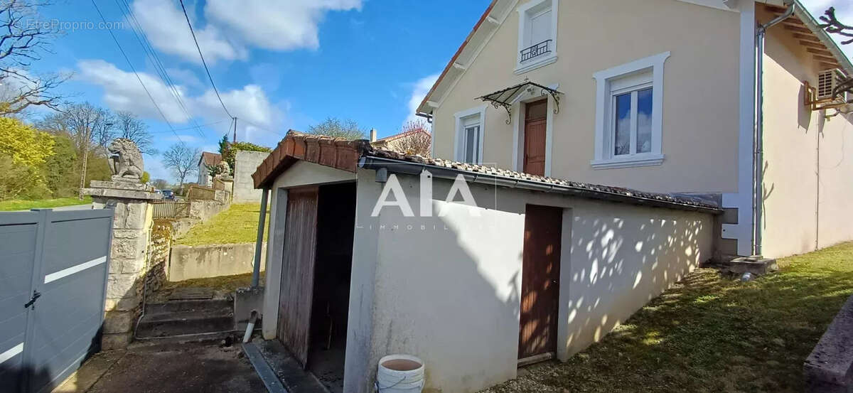 Maison à RUFFEC