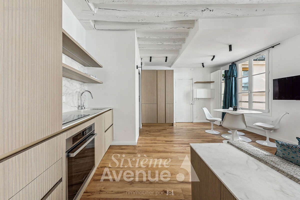 Appartement à PARIS-3E