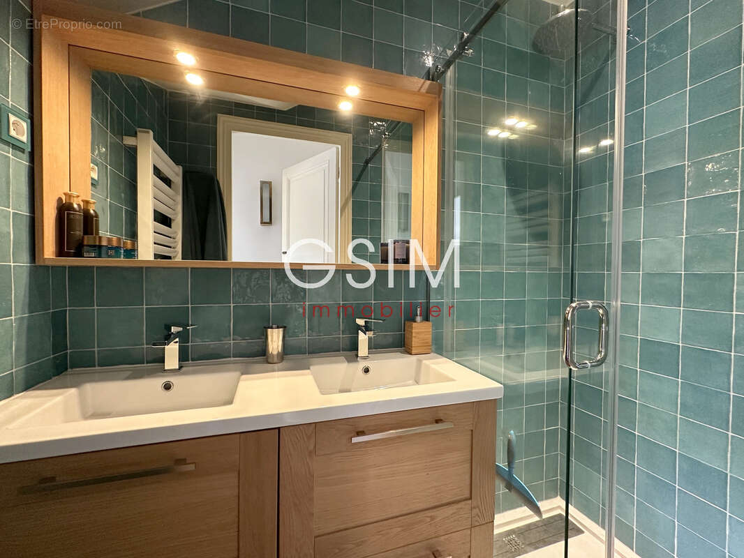 Maison à VILLE-D&#039;AVRAY