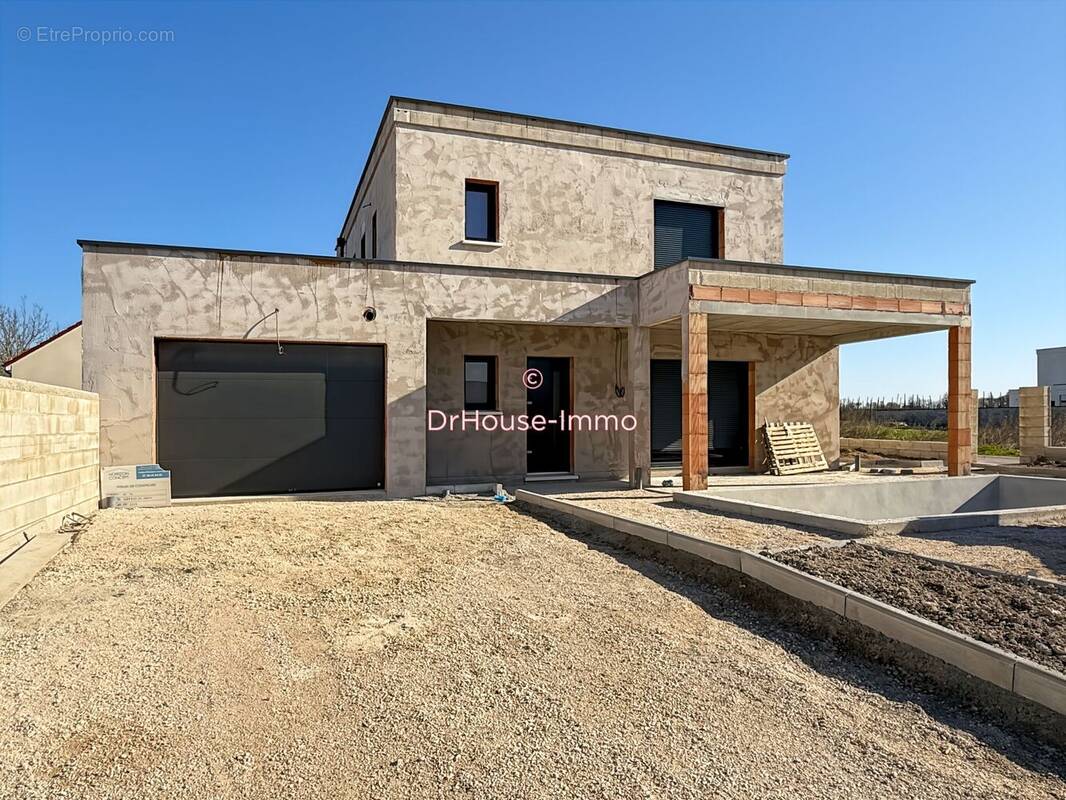 Maison à SAINT-JULIEN