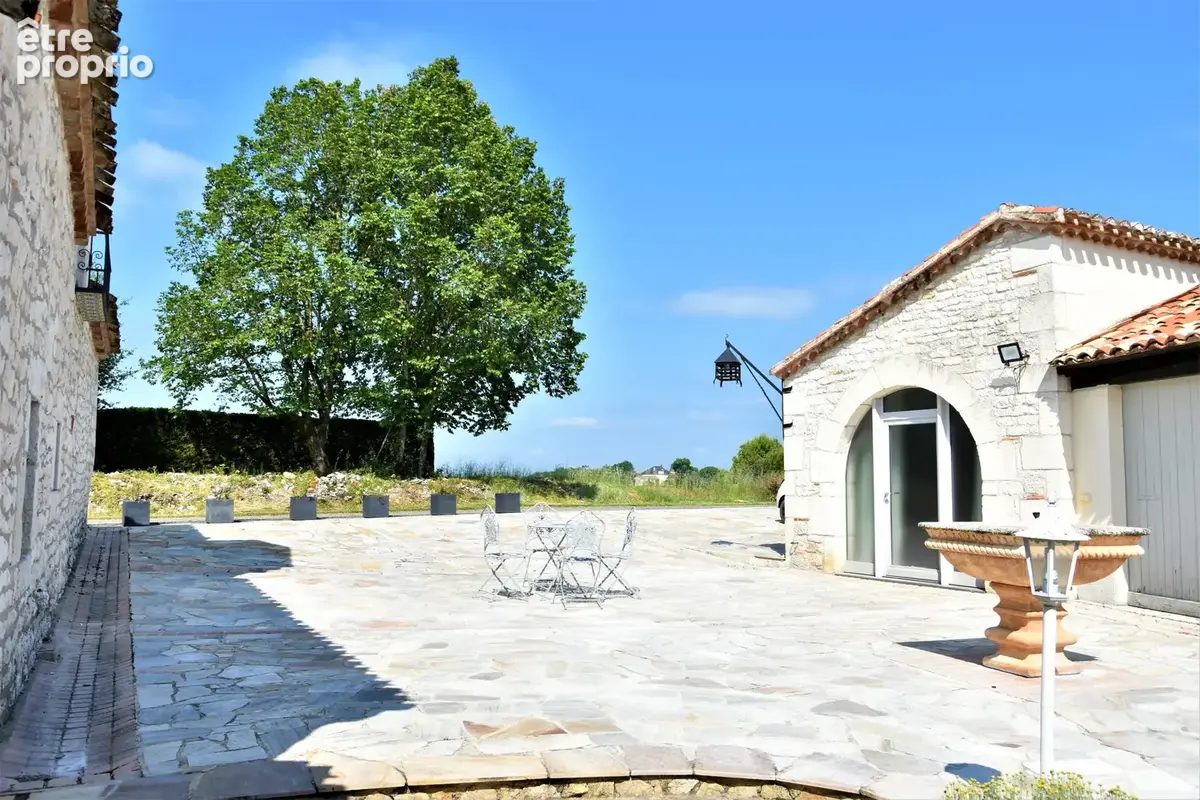 Propriété quercynoise en pierres avec logement indépendant et piscine sur 1ha. - photo 19