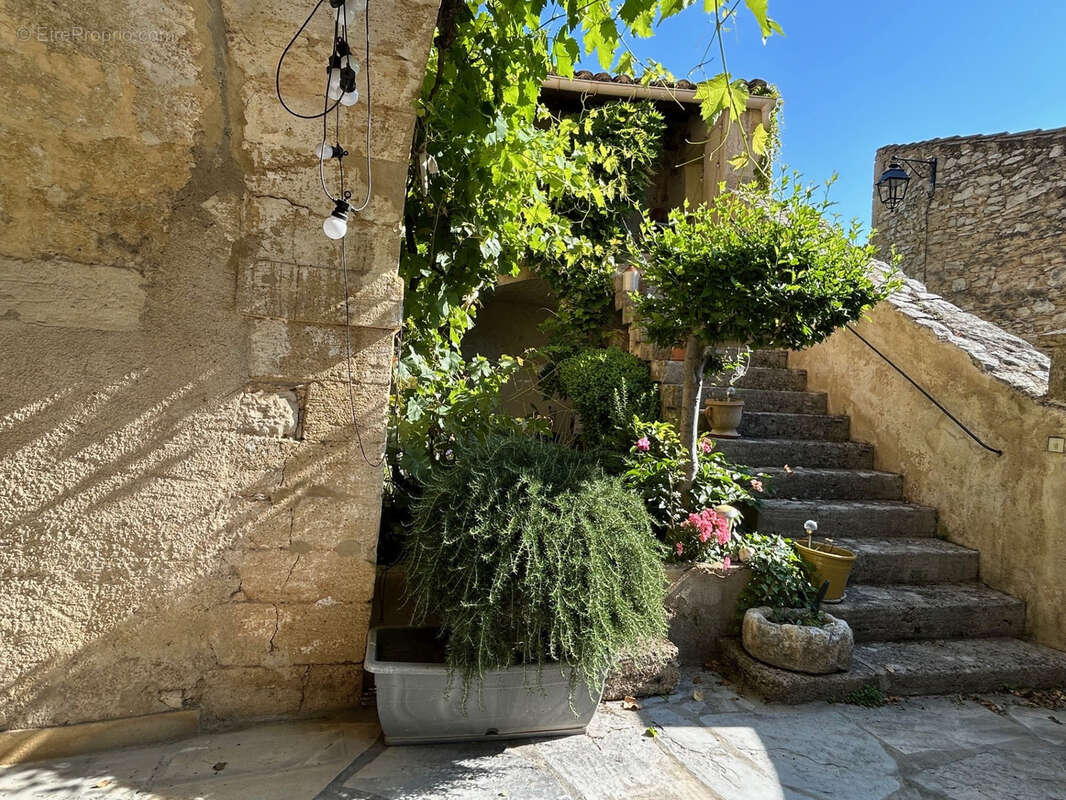 Maison à VALLIGUIERES