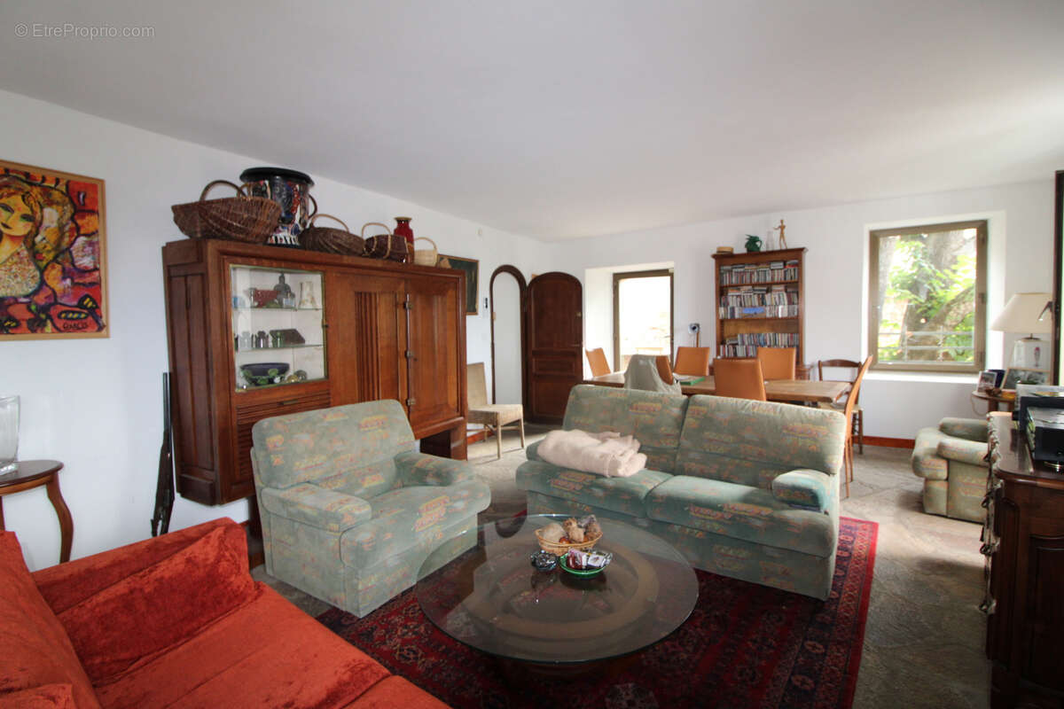 Maison à COLOMBIERES-SUR-ORB