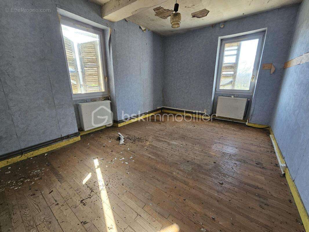 Tènement immobilier avec fort potentiel – 2 maisons + Dépendances – Terrain 3 500 m² – Bord de canal - photo 6