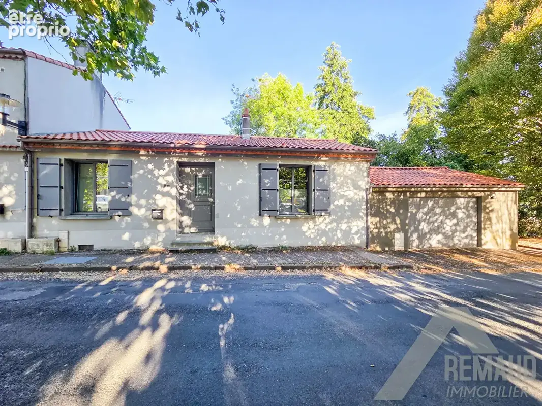 Plein Centre Ville - Maison rénovée de 65 m² avec garage et jardin - photo 1