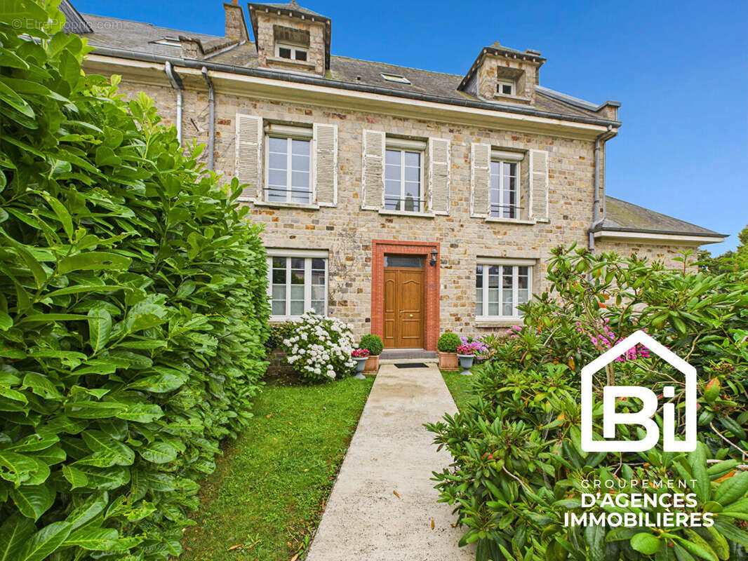 Maison à JURQUES