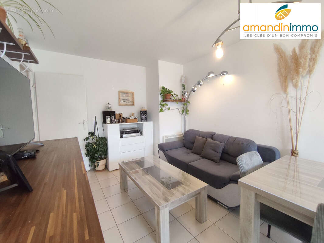 Appartement à SAVIGNY-LE-TEMPLE