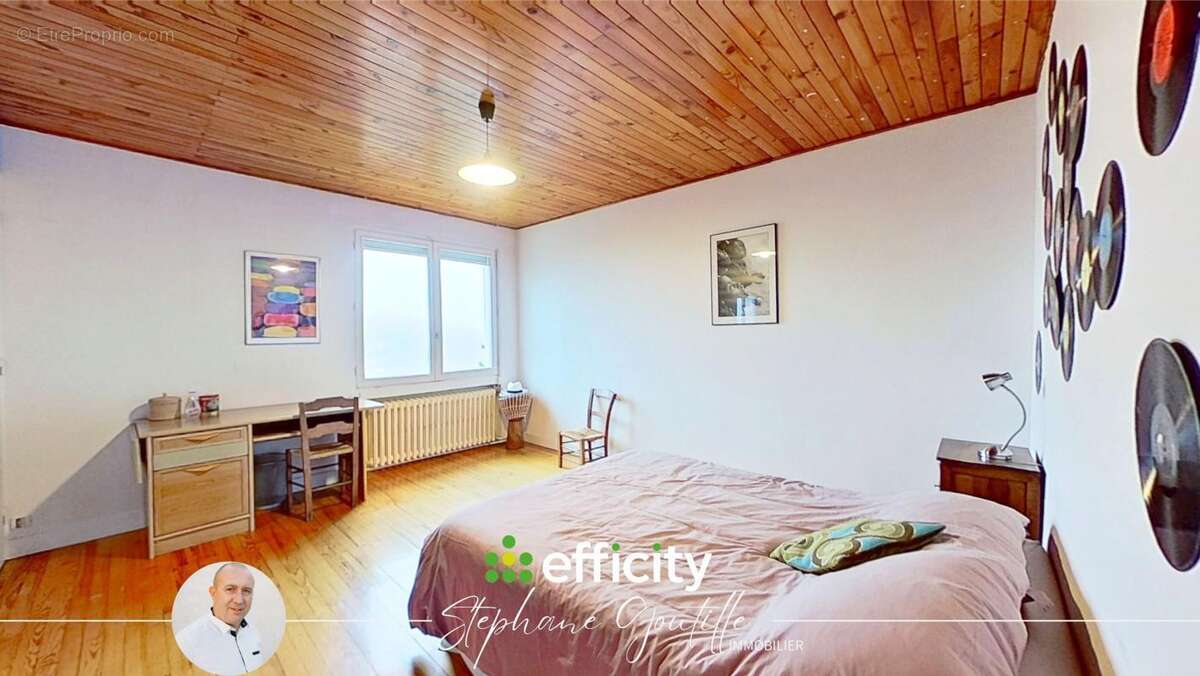 Maison 184 m² à Tarare  - photo 14