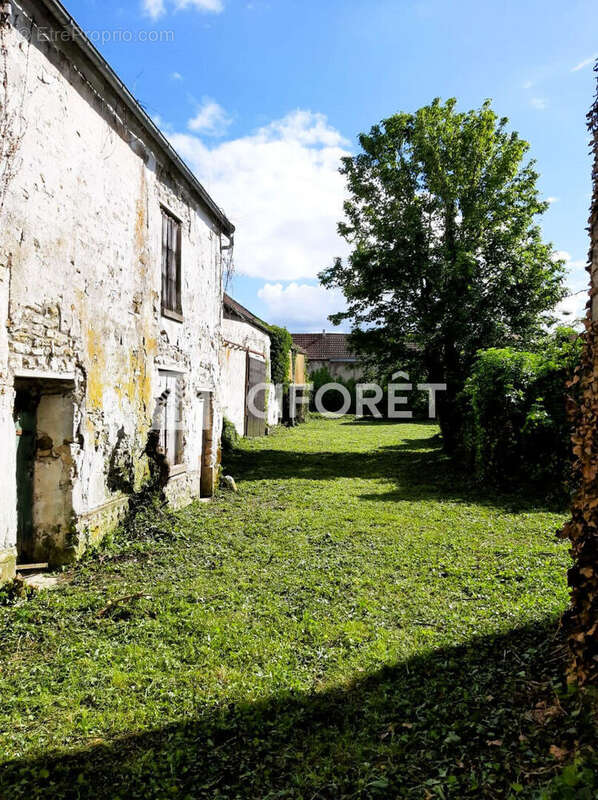 Maison à SAINT-NOM-LA-BRETECHE