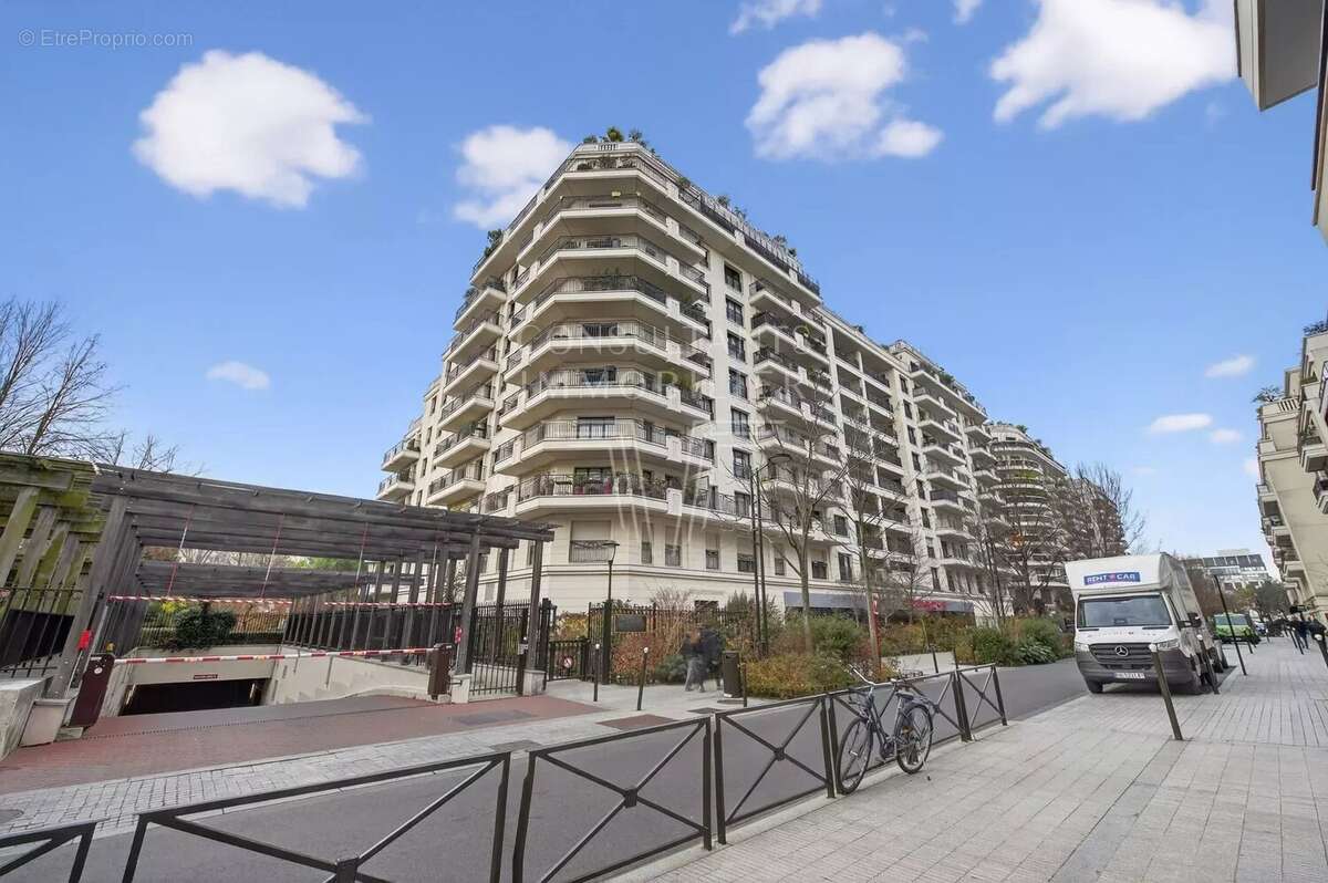 Appartement à LEVALLOIS-PERRET