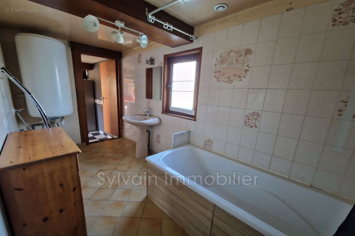 Maison 92 m² à Forges-Les-Eaux  - photo 8