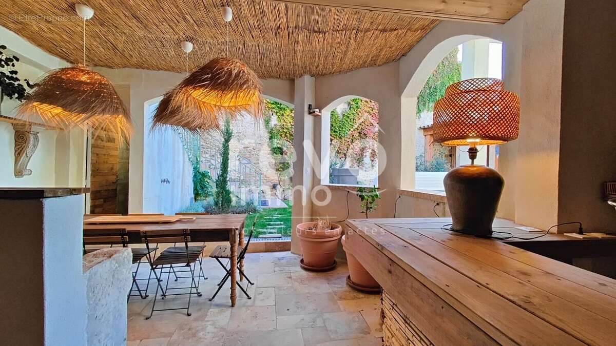 Maison à VALREAS