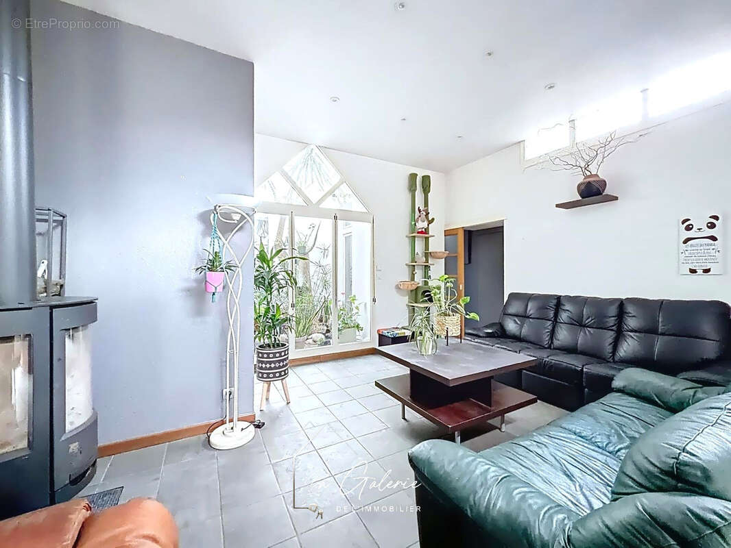 Appartement à FONTAINE