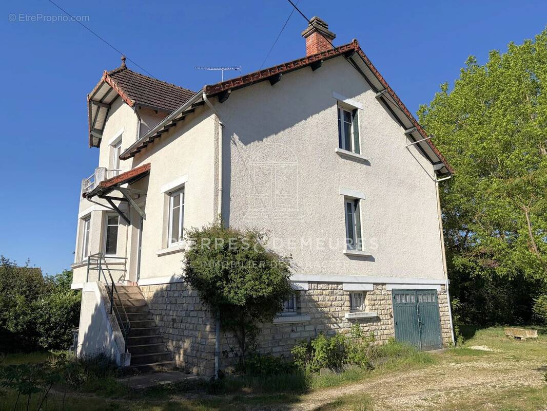Maison à SAINT-AMAND-MONTROND