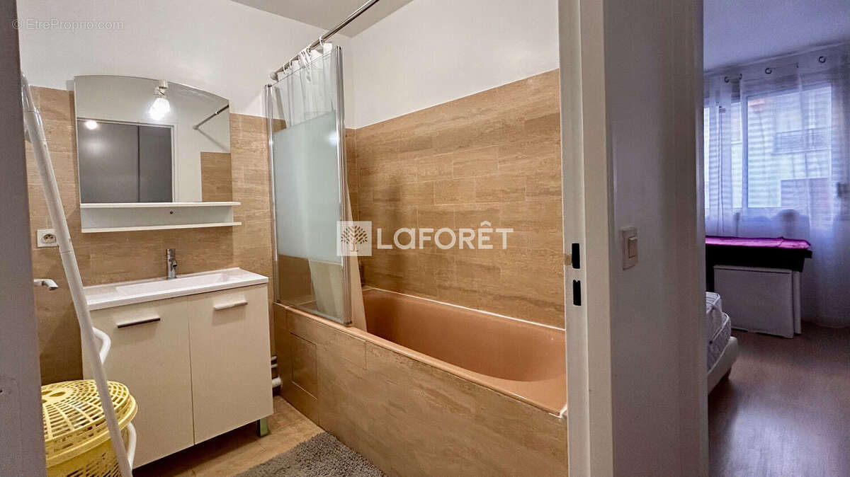 Appartement à PARIS-20E