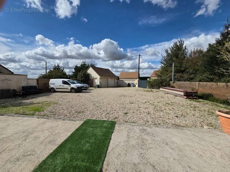 Maison à AUNEAU
