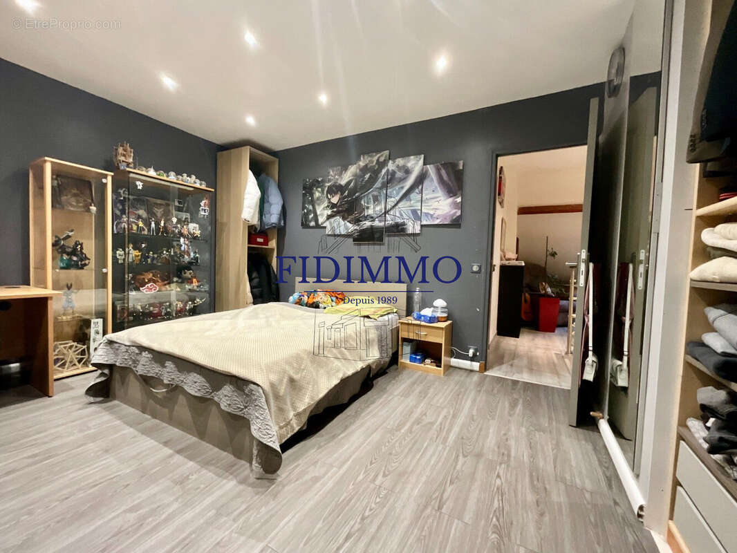 Maison à CHENNEVIERES-SUR-MARNE