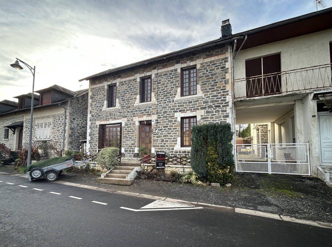 Maison à LAGRAULIERE