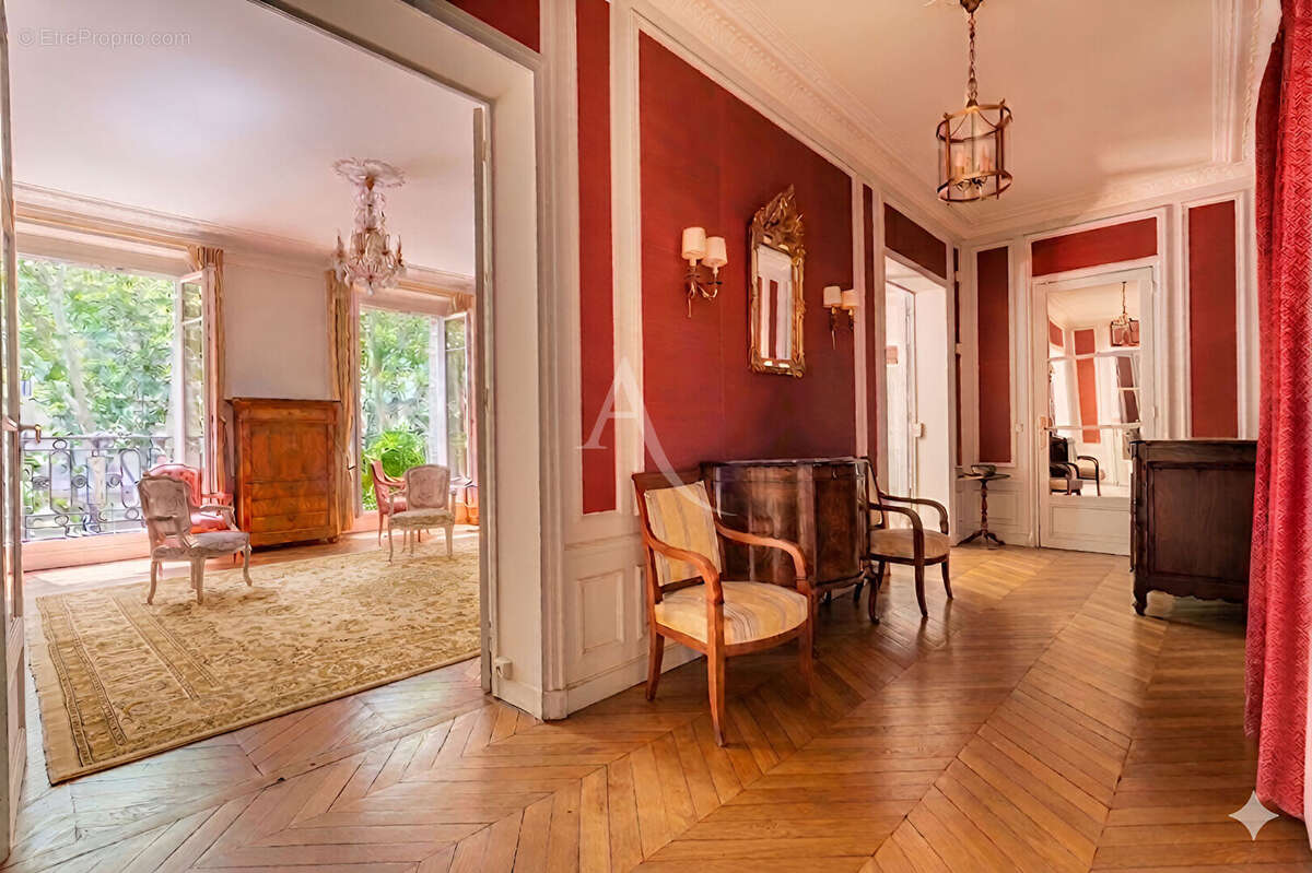 Appartement à PARIS-7E
