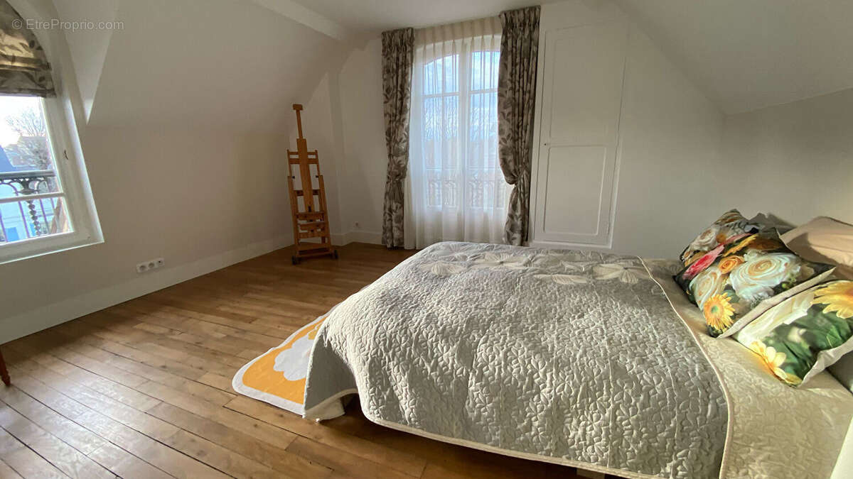 Maison à MAISONS-LAFFITTE