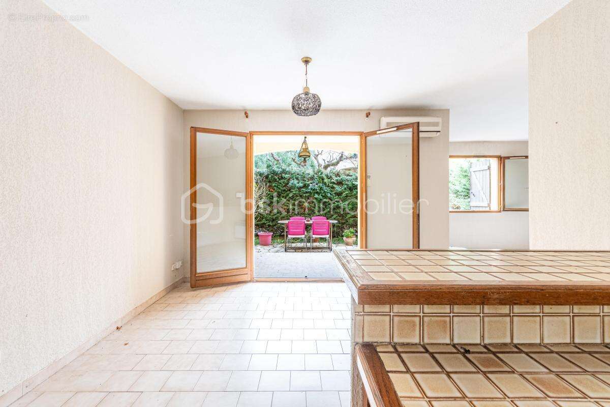 *** coup de coeur *** t3 en rez de jardin avec garage *** - photo 4